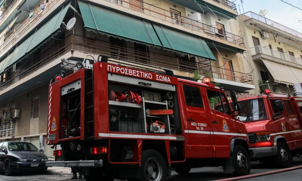 Φωτιά ξέσπασε σε εγκαταλελειμμένο κτίριο στο Πικέρμι